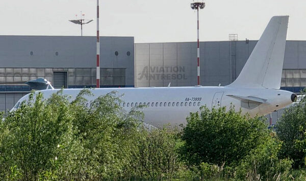 A320-200 yaptırımları aşıp Moskova’ya indi