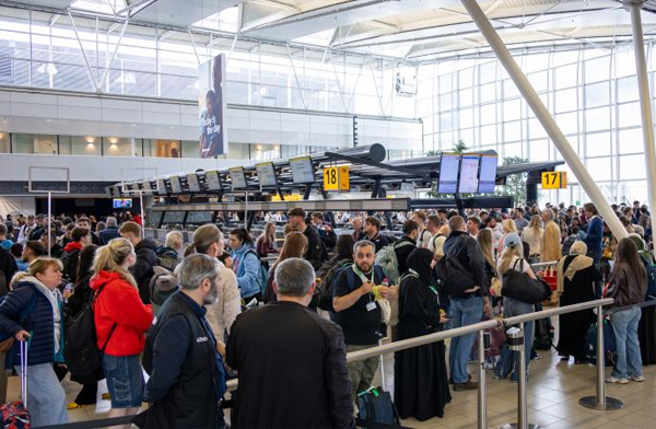 Schiphol Havalimanı’nda güvenlik kargaşası yaşanıyor