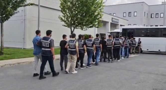 İstanbul Havalimanı’nda 21 hanutçu yakalandı