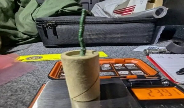 Uçağa bombayla binmek isteyen yolcu tutuklandı