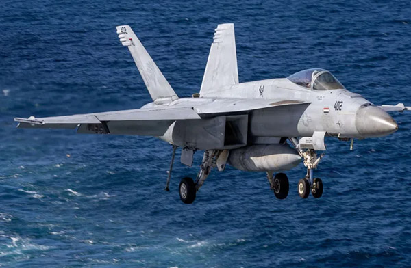 ABD Deniz Piyadesi’nin F/A-18 Hornet’i düştü