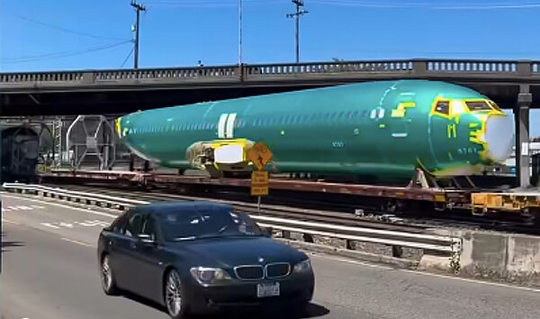 Boeing B737 gövdeleri yük treninde