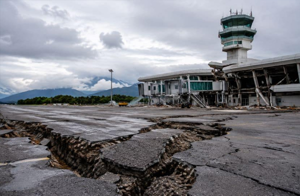 Filipinler’de deprem Santos Havalimanı’na hasar verdi