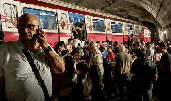 Kadıköy-İSG metrosu raydan çıktı