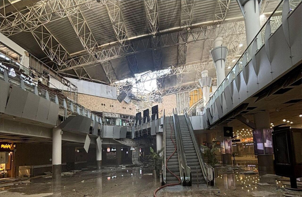 İran Kuveyt Havalimanı’nı drone ve füze ile vurdu
