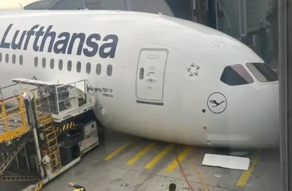 Frankfurt Havalimanı’nda B787-9’un ön dikmesi çöktü