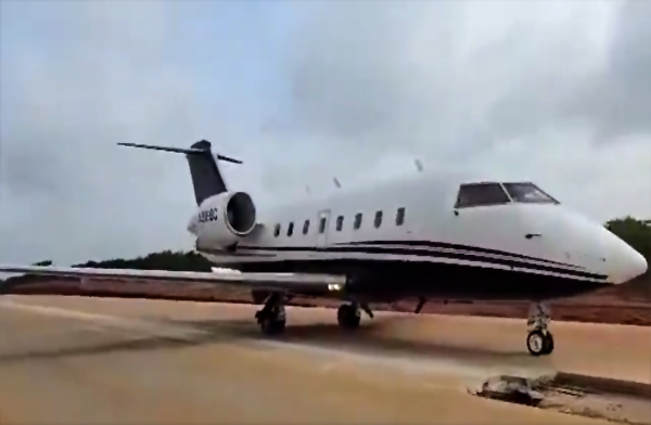 Nijerya’da Challenger 601 karayoluna indi