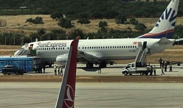 SunExpress uçağı Gaziantep inişinde lastik patlattı