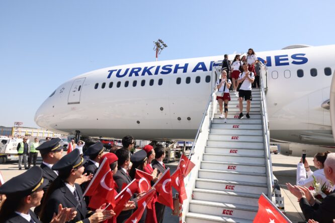A Millî Kadın Voleybol Takımı yurda döndü