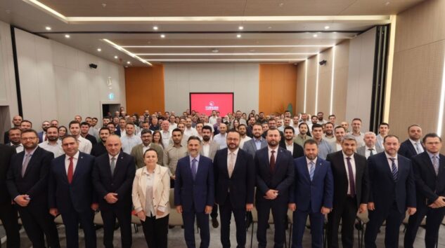 THY Başkanı Şeker, TSS çalışanlarıyla söyleşi yaptı