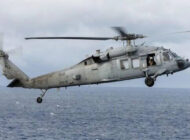 MH-60S Seahawk denize acil indi bir mürettebat kayıp