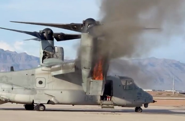 ABD Deniz Piyadeleri’sinin Osprey helikopterinin motoru yandı