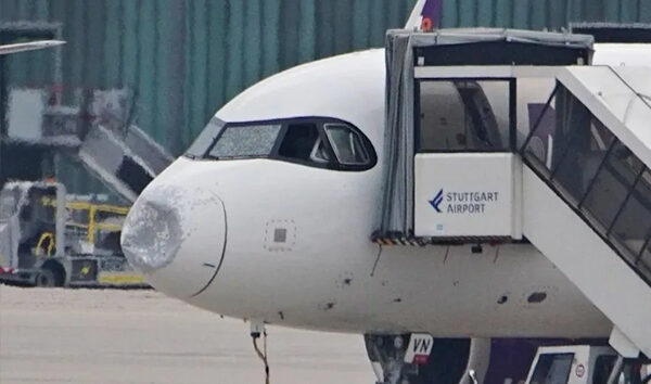 Air Cairo’nun A320neo’su Stuttgart’a doluya yakalandı