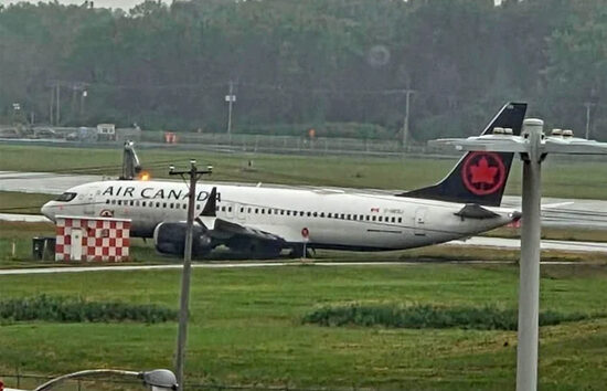 Air Canada’nın B737 MAX 8’i takside yoldan çıktı