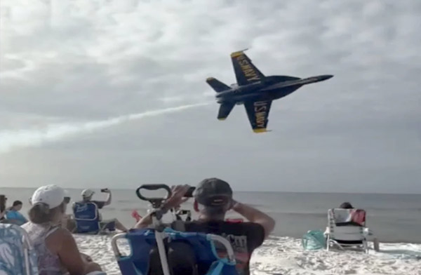 Blue Angels akrobasi ekibine soruşturma açıldı