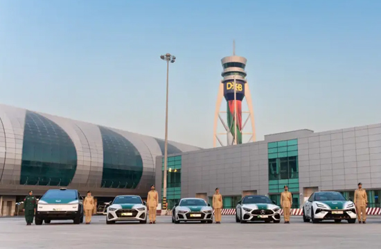 Dubai Havalimanı yeni kulenin tasarımını tanıttı