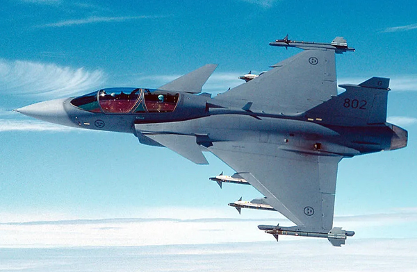 İngiltere Ukrayna’ya 300 milyon euro Gripen E yatırımı yapacak