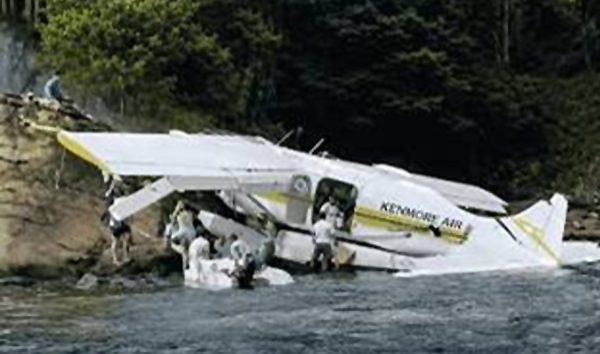 Washington’da DHC-3T inişte kaza yaptı