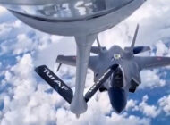 Türk KC-135 NATO görevinde F-35’e yakıt ikmali yaptı