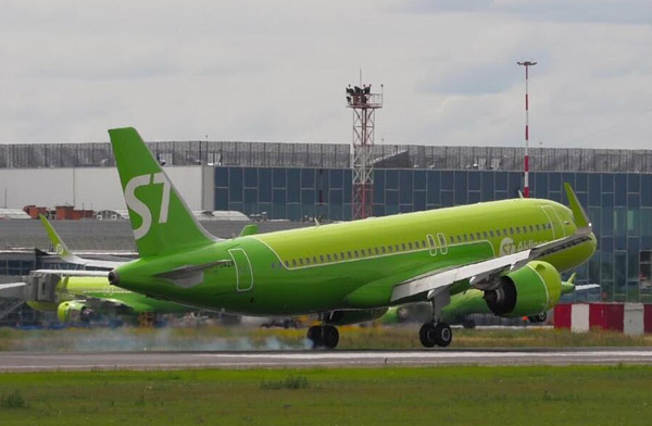 S7 Airlines yardımcı pilotlara iniş kısıtlaması getirdi