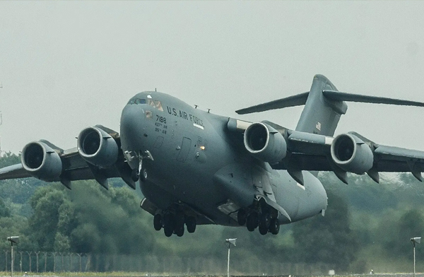 ABD ordusunun C-17A Globemaster III’ü Moskova’ya acil indi