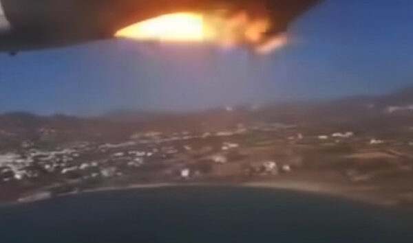 Olympic Air’e ait ATR-42 havada alev aldı