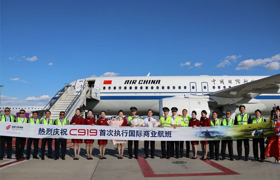 C919, ilk tarifeli uluslararası uçuşunu yaptı