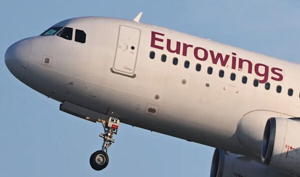 Eurowings’in B737’si Paris’eacil indi