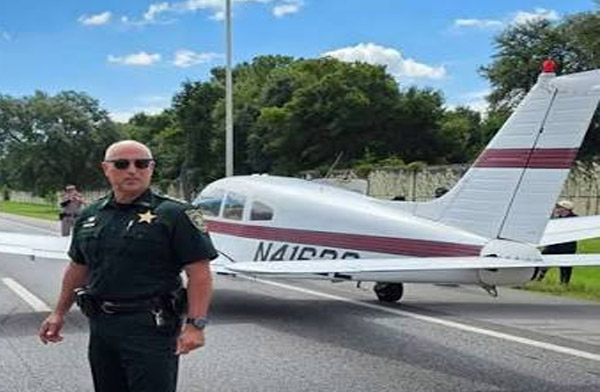 Florida’da PA-28 otoyola indi