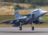 Gripen F sava uçağı ilk uçuşunu yaptı