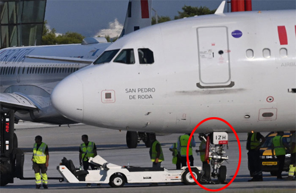Iberya uçağı pistte kaldı