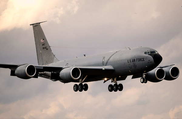 Havada çarpışan KC-135R Stratotanker ilk kez uçtu
