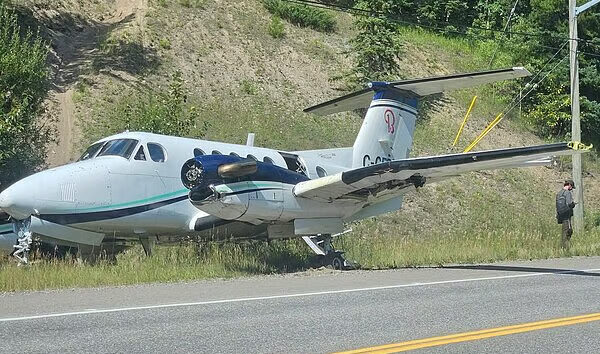 Kanada’da Beechcraft 200 Super King Air oto yola indi