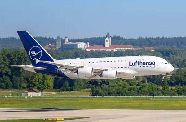 Lufthansa’nın A380’i inişte pist ışıklarını parçaladı