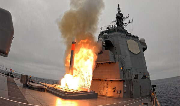 Japon ilk savaş gemisinden Tomahawk füzesi fırlattı