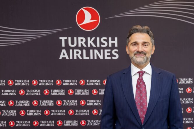 THY Başkanı Şeker çalışma arkadaşlarına ve yolculara teşekkür etti