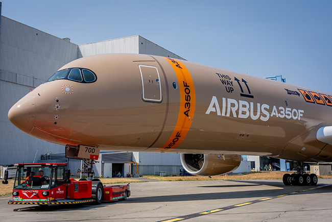 Airbus A350F uçağını test uçuşuna hazırlıyor
