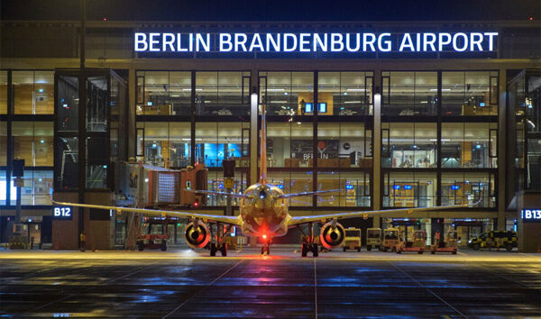 Brandenburg Havalimanı’nda İHA uçuşları durdurdu