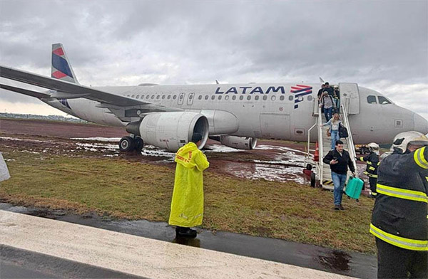 LATAM Airlines’ın A320 uçağı inişte pistten çıktı