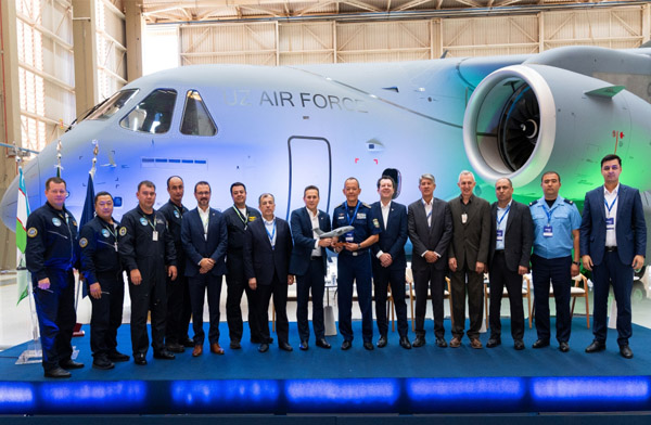 Özbekistan Hava Kuvvetleri ilk C-390 uçağını teslim aldı
