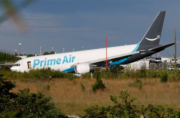 Miami’de Amazon Prime Air’in B767-300’ü inişte pistten çıktı