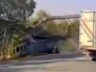 Rusya’da Mi-8 tipi helikopter otoyola indi