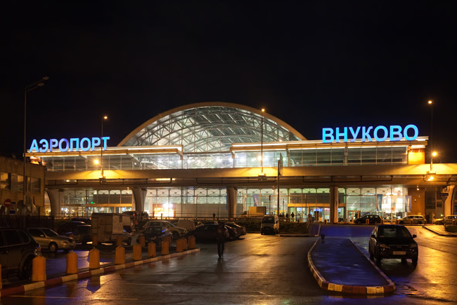 Zelenski, Rus havayolu şirketlerini uyardı