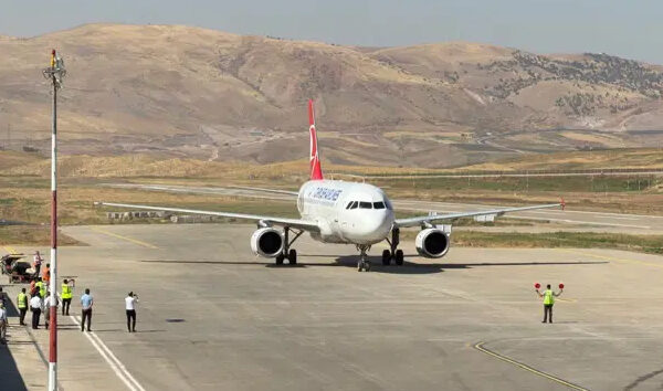 İlk uçak İstanbul’dan geldi