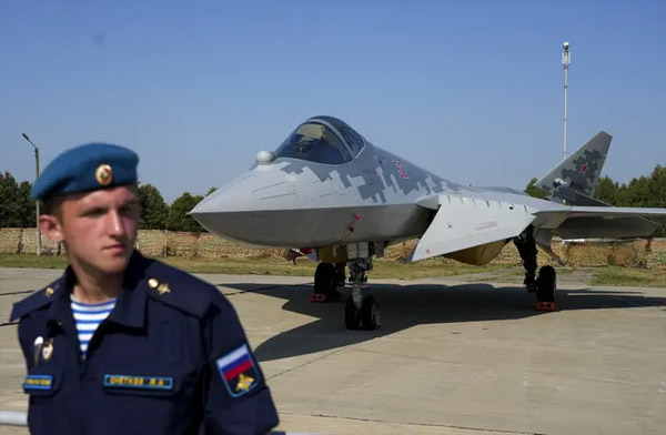 Rus ordusu yeni Su-57 uçaklarını teslim aldı