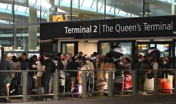 Heathrow yaz sezonu 23 milyon yolcu ağırladı