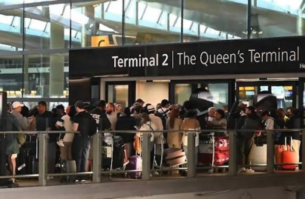 Heathrow yaz sezonu 23 milyon yolcu ağırladı