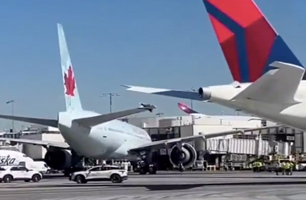 LAX’ta Delta ve Air Canada uçakları çarpıştı