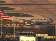 AA uçağı Chicago inişinde lastik patlattı