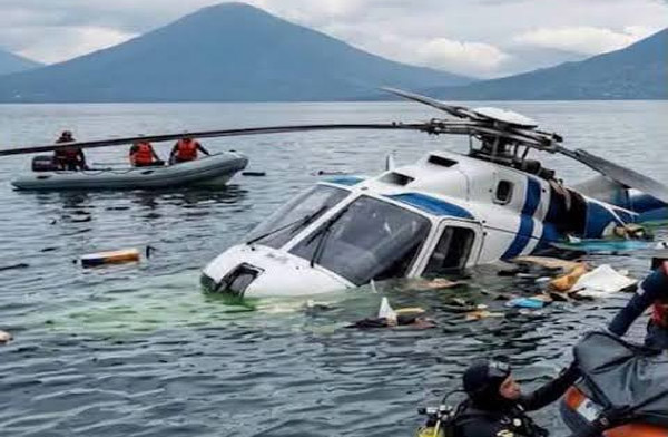 Guatemala’da H-130 Atitlan Gölü’ne düştü